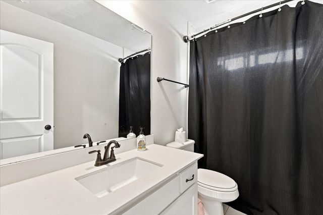 1104 Stallion Lane, Justin, TX 76247