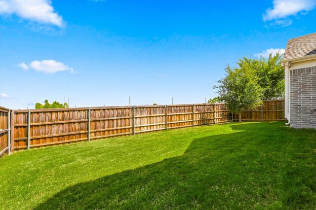 1104 Stallion Lane, Justin, TX 76247