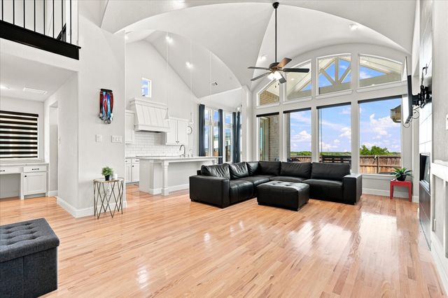 1104 Stallion Lane, Justin, TX 76247