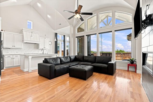 1104 Stallion Lane, Justin, TX 76247