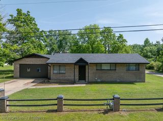 801 W Red Hill Street, Dyer, AR 72935
