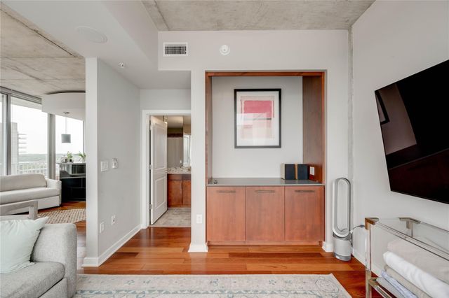 360 Nueces ST 1517, Austin, TX 78701