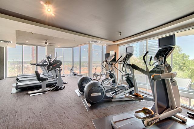 360 Nueces ST 1517, Austin, TX 78701