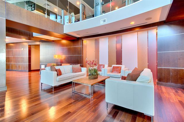 360 Nueces ST 1517, Austin, TX 78701