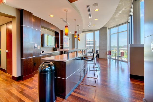 360 Nueces ST 1517, Austin, TX 78701