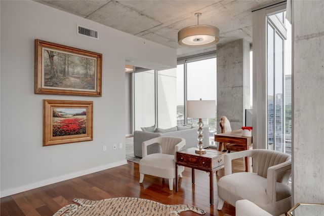 360 Nueces ST 1517, Austin, TX 78701