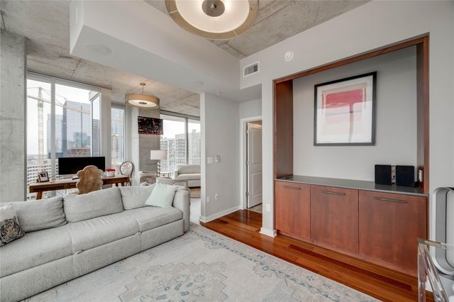 360 Nueces ST 1517, Austin, TX 78701