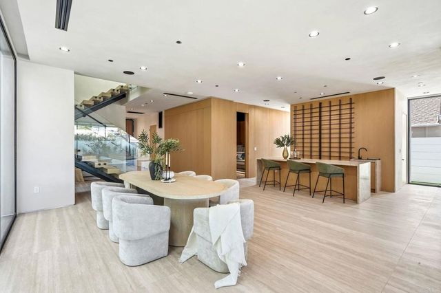 843 N Vista Street, Los Angeles, CA 90046