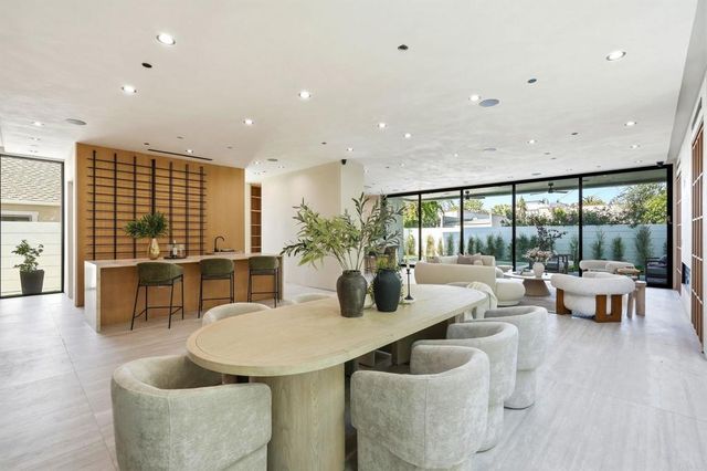 843 N Vista Street, Los Angeles, CA 90046