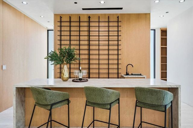 843 N Vista Street, Los Angeles, CA 90046