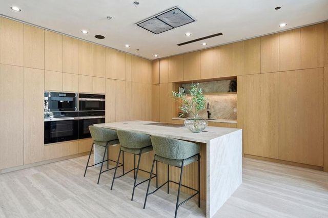 843 N Vista Street, Los Angeles, CA 90046
