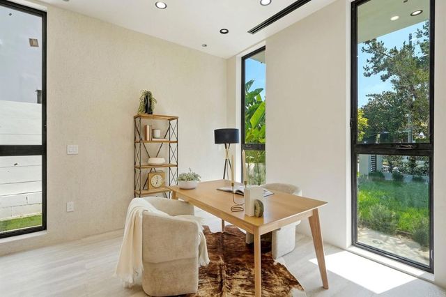 843 N Vista Street, Los Angeles, CA 90046