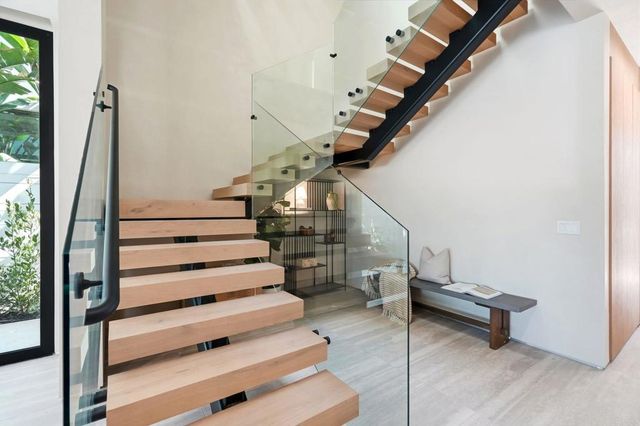843 N Vista Street, Los Angeles, CA 90046