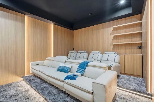 843 N Vista Street, Los Angeles, CA 90046