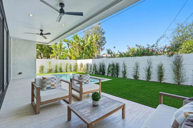 843 N Vista Street, Los Angeles, CA 90046