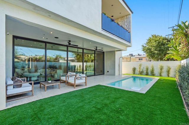 843 N Vista Street, Los Angeles, CA 90046