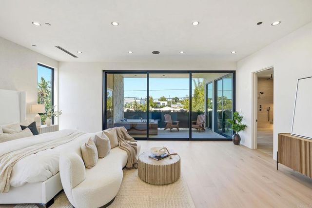 843 N Vista Street, Los Angeles, CA 90046