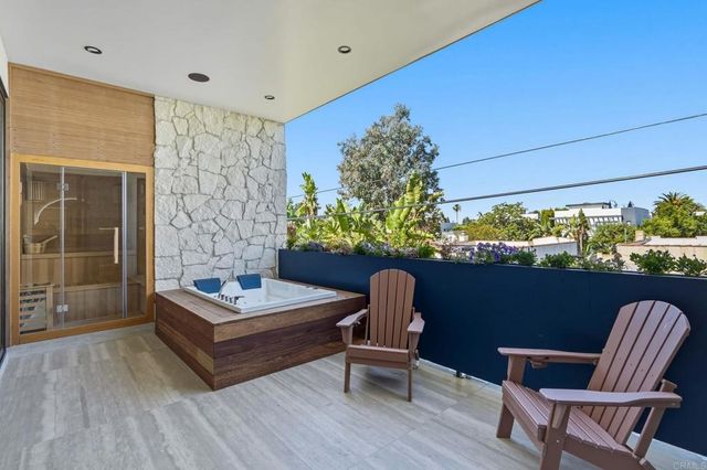 843 N Vista Street, Los Angeles, CA 90046