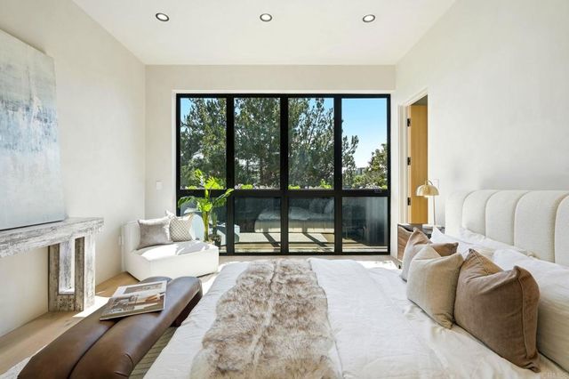 843 N Vista Street, Los Angeles, CA 90046