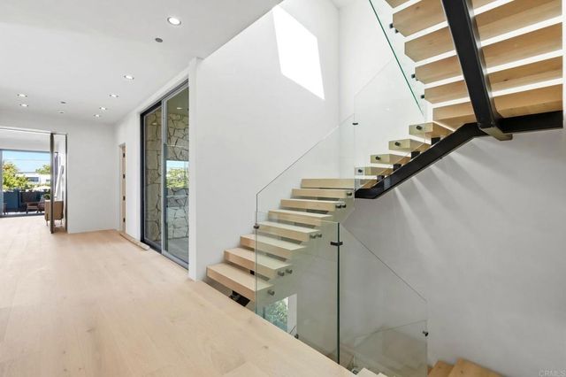 843 N Vista Street, Los Angeles, CA 90046