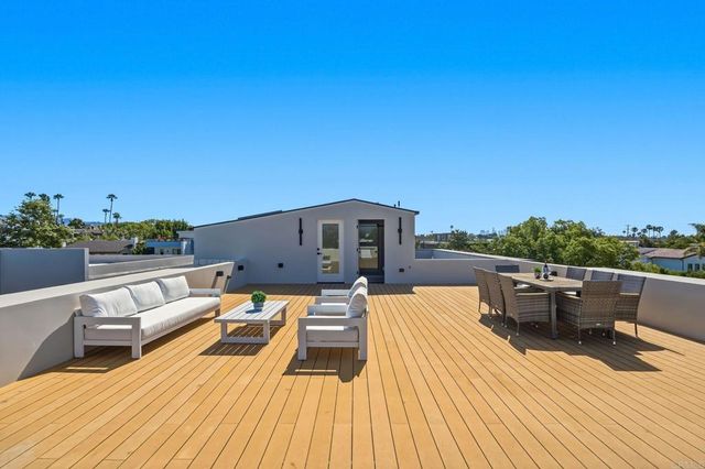 843 N Vista Street, Los Angeles, CA 90046