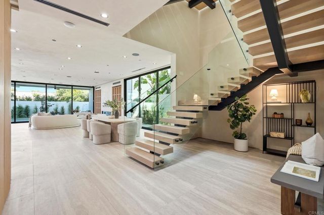 843 N Vista Street, Los Angeles, CA 90046