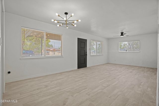 10736 DONNA MARIE Drive, Socorro, TX 79927
