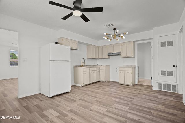 10736 DONNA MARIE Drive, Socorro, TX 79927