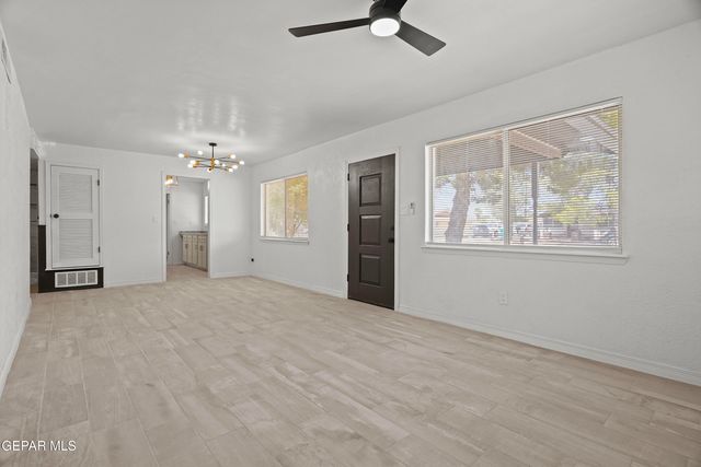 10736 DONNA MARIE Drive, Socorro, TX 79927