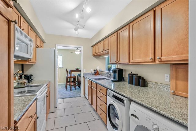 668 Oakmont Avenue 1724, Las Vegas, NV 89109