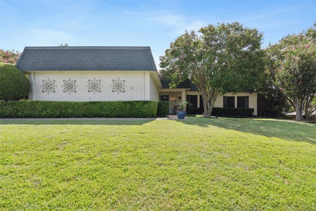 6 Crosslands Road, Benbrook, TX 76132