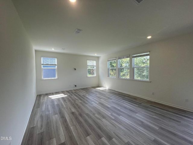 23 Chestnut Oak Lane, Lillington, NC 27546