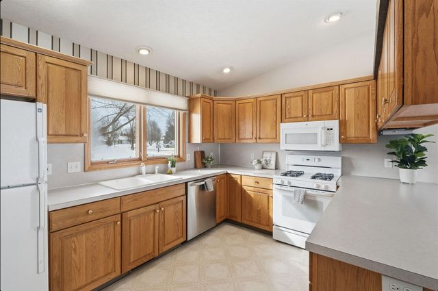 6475 Leisure Creek Se 226, Gaines Twp, MI 49316