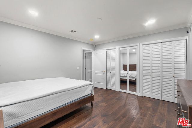 1043 S Victoria Avenue, Los Angeles, CA 90019