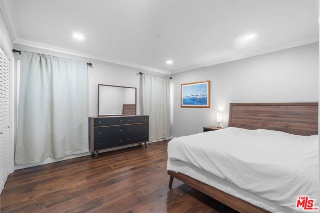 1043 S Victoria Avenue, Los Angeles, CA 90019