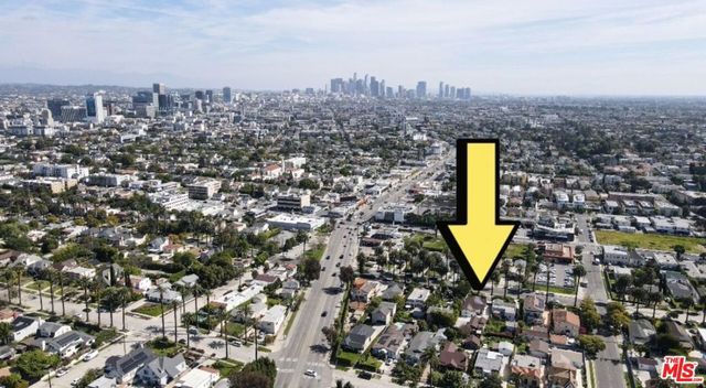 1043 S Victoria Avenue, Los Angeles, CA 90019