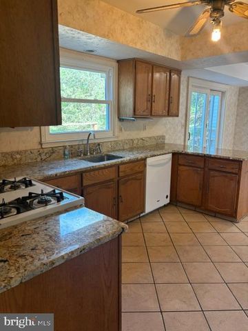 7 S GREENFIELD, West Windsor, NJ 08550