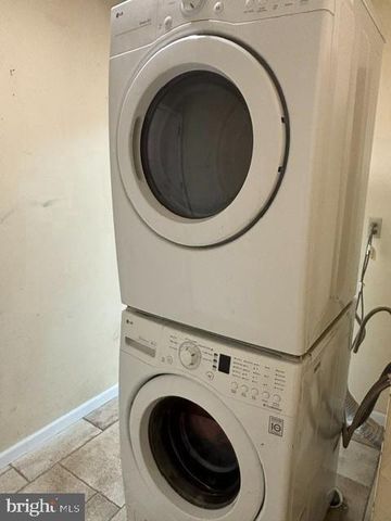 7 S GREENFIELD, West Windsor, NJ 08550