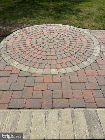 7 S GREENFIELD, West Windsor, NJ 08550