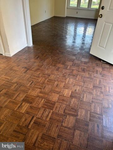 7 S GREENFIELD, West Windsor, NJ 08550