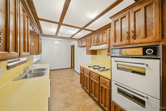 6018 S 92nd East Avenue, Tulsa, OK 74145