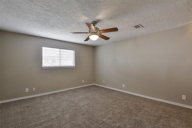 5411 Mossy Timbers Drive, Humble, TX 77346