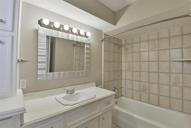 5411 Mossy Timbers Drive, Humble, TX 77346