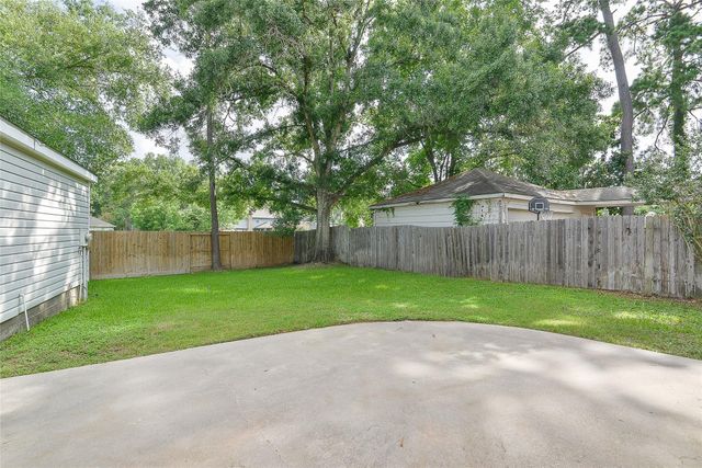 5411 Mossy Timbers Drive, Humble, TX 77346