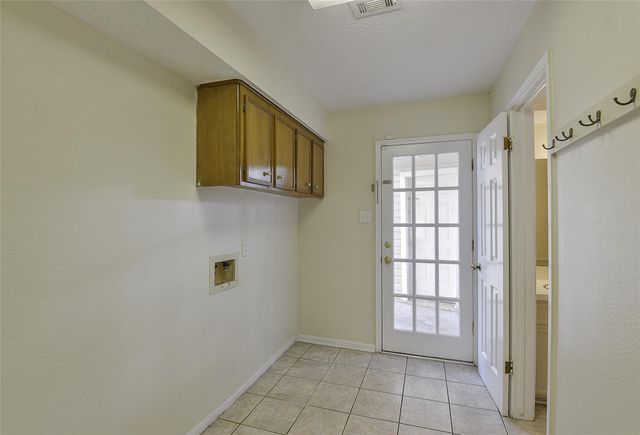 5411 Mossy Timbers Drive, Humble, TX 77346