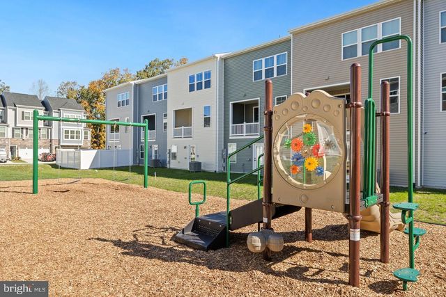 4927 DUNHAVEN DR, Fredericksburg, VA 22408