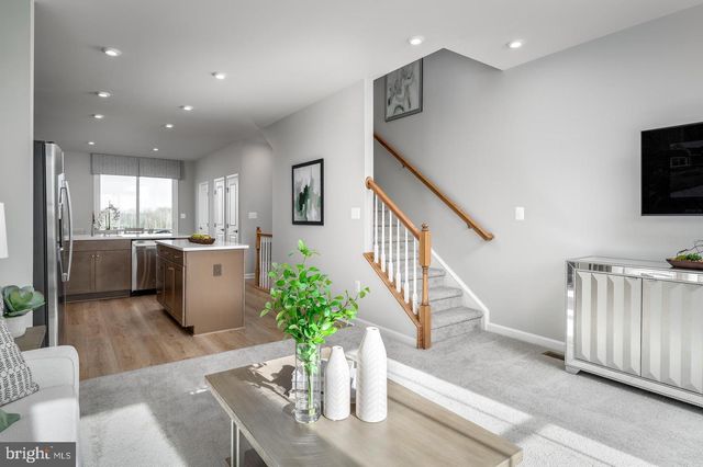 4927 DUNHAVEN DR, Fredericksburg, VA 22408