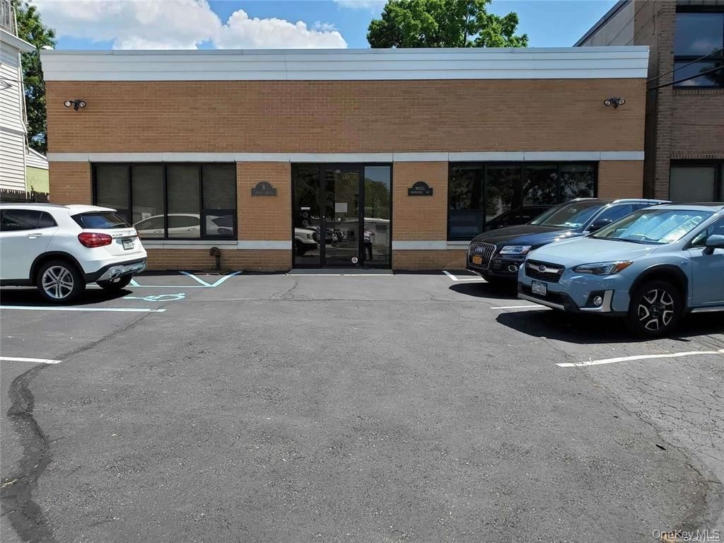 8 Maple Street #10, Port Washington, NY 11050 — exterior