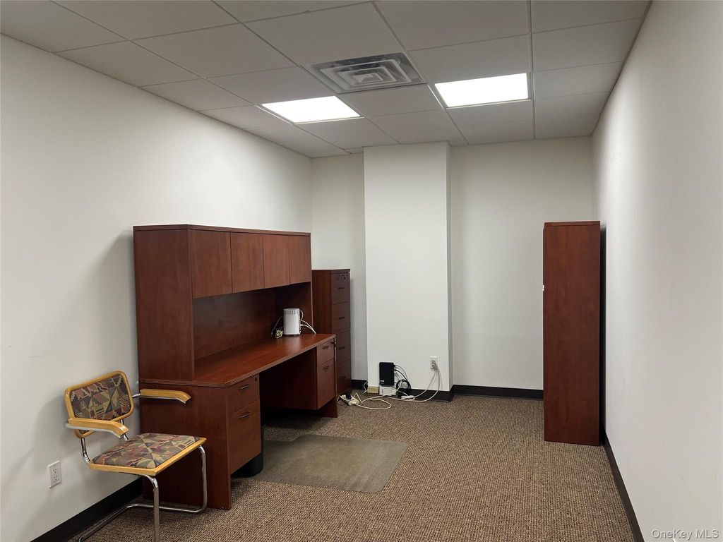 8 Maple Street #10, Port Washington, NY 11050 — photo 2