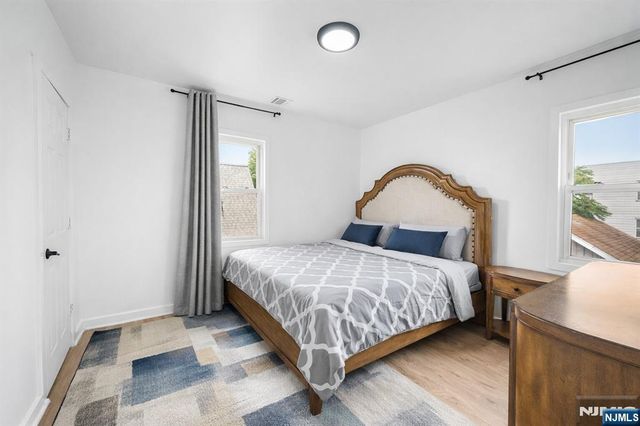 725 4th Street, Secaucus, NJ 07094